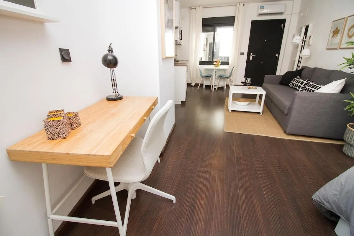 Apartamento C77 - Romantic Studio In The Center With Terrace Málaga